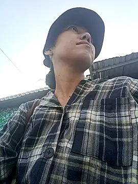 Snapshot of 2HotAsain4u chatting on March 22, 2025, 12:49 am 2HotAsain4u online show from March 22, 2025, 12:49 am