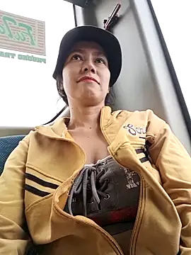 Snapshot of 2HotAsain4u chatting on September 19, 2025, 3:19 am 2HotAsain4u online show from September 19, 2025, 3:19 am