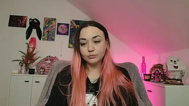 PinkHurricaneOfficial online show from April 13, 2026, 3:28 pm