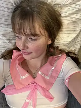 Snapshot of lovelly_molly chatting on February 6, 2026, 5:27 pm lovelly molly online show from February 6, 2026, 5:27 pm