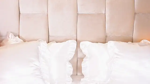 KiraKayleigh1 online show from May 15, 2026, 11:12 pm