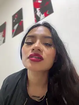 Snapshot of Riana_Kean chatting on December 18, 2024, 4:20 am Riana Kean online show from December 18, 2024, 4:20 am