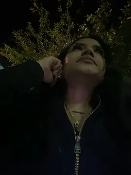 Snapshot of Riana_Kean chatting on December 22, 2024, 5:01 am Riana Kean online show from December 22, 2024, 5:01 am