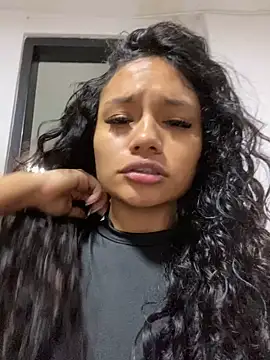 Snapshot of Riana_Kean chatting on December 24, 2024, 7:06 am Riana Kean online show from December 24, 2024, 7:06 am