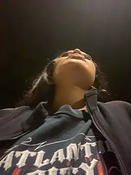 Snapshot of Riana_Kean chatting on February 3, 2025, 4:25 am Riana Kean online show from February 3, 2025, 4:25 am