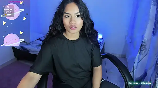 Snapshot of Riana_Kean chatting on March 16, 2025, 3:36 am Riana Kean online show from March 16, 2025, 3:36 am