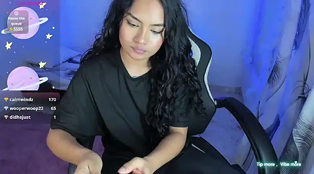 Snapshot of Riana_Kean chatting on March 16, 2025, 6:42 am Riana Kean online show from March 16, 2025, 6:42 am