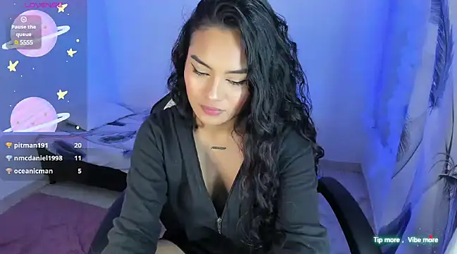 Snapshot of Riana_Kean chatting on March 18, 2025, 6:25 am Riana Kean online show from March 18, 2025, 6:25 am