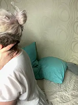 MrMrsRight online show from February 21, 2025, 9:11 pm