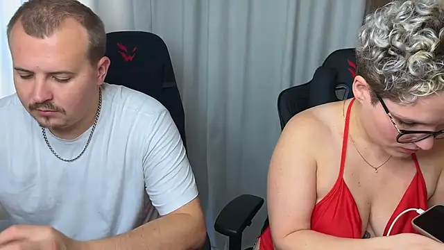 MrMrsRight online show from September 16, 2025, 6:58 am