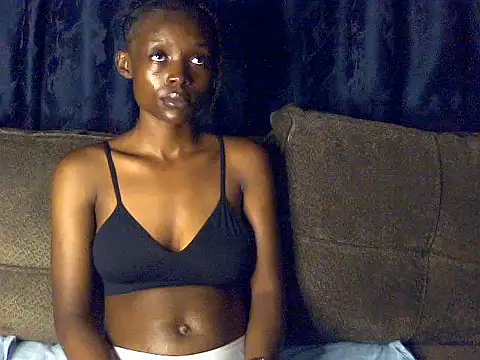 petite clara24 online show from February 7, 2026, 9:29 pm