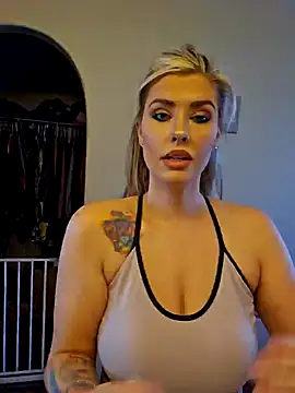 Snapshot of ellieconradxo chatting on December 5, 2024, 4:01 pm ellieconradxo online show from December 5, 2024, 4:01 pm