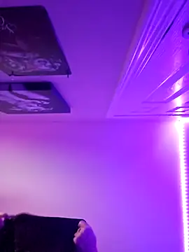 Snapshot of ellieconradxo chatting on March 21, 2025, 3:22 am ellieconradxo online show from March 21, 2025, 3:22 am