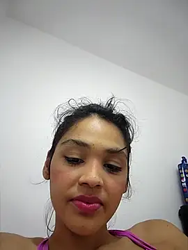 Snapshot of inti_amor chatting on March 9, 2025, 10:08 pm inti amor online show from March 9, 2025, 10:08 pm