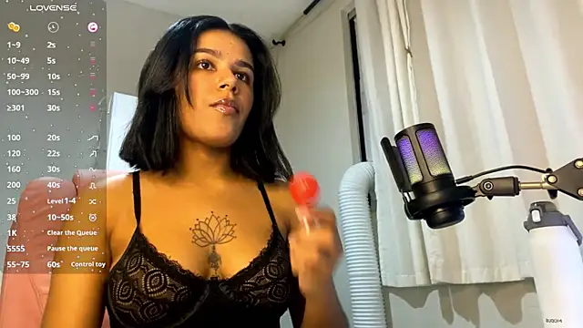 ninapego online show from March 15, 2025, 11:50 pm