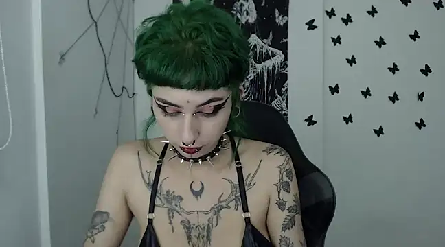 Snapshot of n0sferatus__ chatting on December 7, 2024, 5:48 am n0sferatus online show from December 7, 2024, 5:48 am