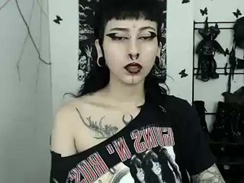 Snapshot of n0sferatus__ chatting on September 13, 2025, 4:01 am n0sferatus online show from September 13, 2025, 4:01 am