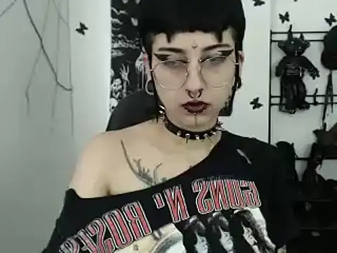 Snapshot of n0sferatus__ chatting on October 19, 2025, 1:12 pm n0sferatus online show from October 19, 2025, 1:12 pm