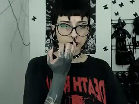 Snapshot of n0sferatus__ chatting on October 28, 2025, 3:54 am n0sferatus online show from October 28, 2025, 3:54 am