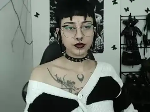 Snapshot of n0sferatus__ chatting on October 30, 2025, 4:14 am n0sferatus online show from October 30, 2025, 4:14 am