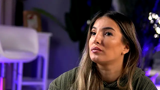 KellyMathews online show from November 15, 2025, 3:04 am