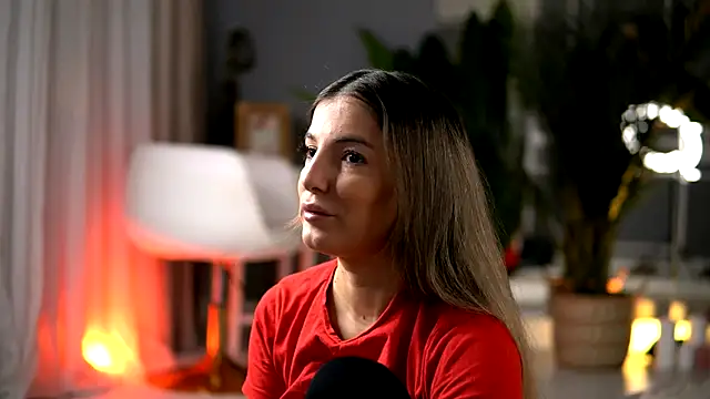 KellyMathews online show from November 26, 2025, 3:07 am