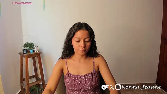 Norma-Jeaane online show from March 9, 2026, 4:33 pm