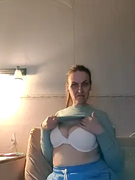 Evelina cute online show from October 7, 2025, 4:37 pm