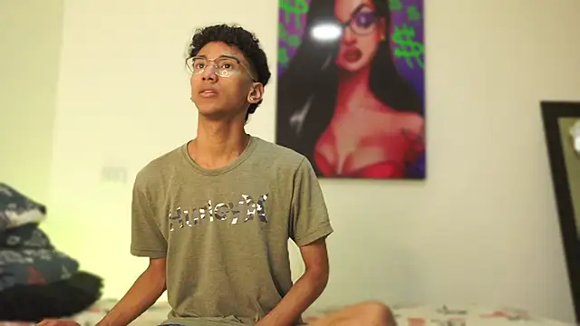 harrytwink18 online show from December 17, 2024, 1:27 pm