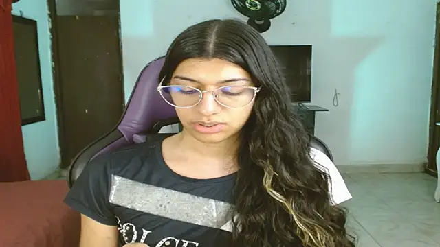 engielphoenis14 online show from March 14, 2026, 11:10 pm