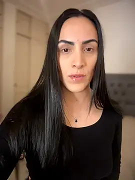Snapshot of alessandra-a chatting on April 29, 2026, 11:44 pm alessandra-a online show from April 29, 2026, 11:44 pm