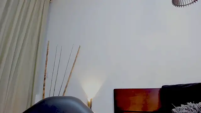 Snapshot of LucyJhonnsonn chatting on February 12, 2025, 12:48 am LucyJhonnsonn online show from February 12, 2025, 12:48 am