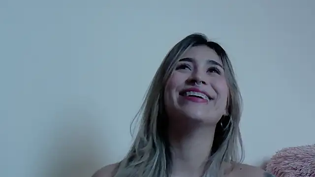 Snapshot of LucyJhonnsonn chatting on September 18, 2025, 6:10 pm LucyJhonnsonn online show from September 18, 2025, 6:10 pm