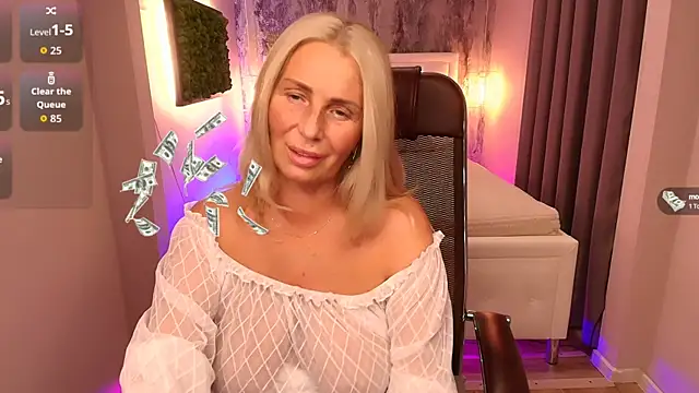 Snapshot of Scarlett_Mai chatting on September 10, 2025, 11:10 am Scarlett Mai online show from September 10, 2025, 11:10 am