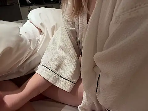 NANAchan R online show from January 6, 2026, 10:52 am