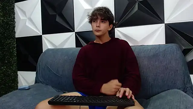 Dani cumboy online show from December 11, 2024, 1:58 am