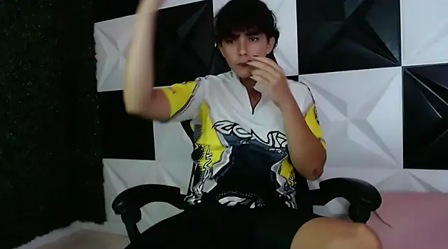 Dani cumboy online show from December 19, 2024, 4:56 am