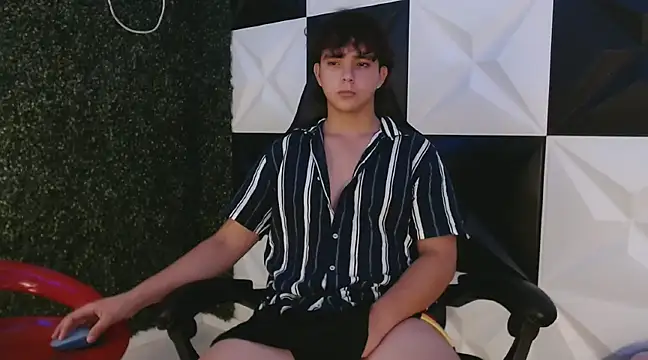 Dani cumboy online show from February 18, 2025, 5:09 am