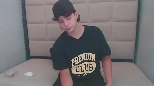 Dani cumboy online show from March 15, 2025, 11:28 pm