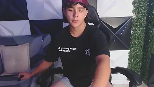 Dani cumboy online show from March 20, 2025, 2:40 am