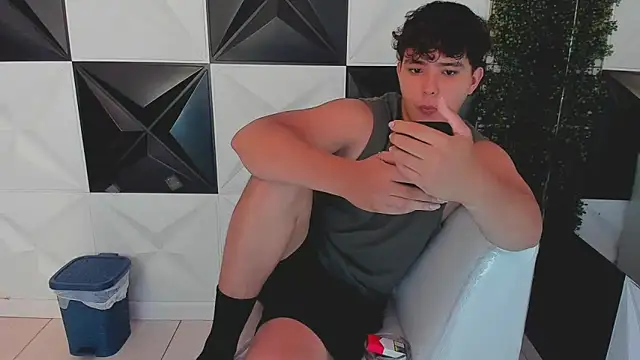 Dani cumboy online show from October 12, 2025, 1:54 pm