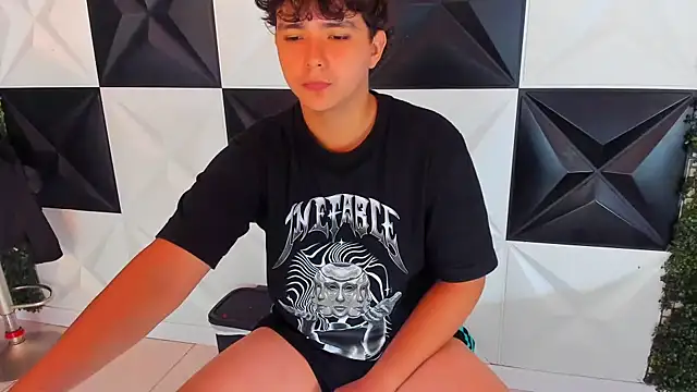 Dani cumboy online show from October 23, 2025, 3:33 pm