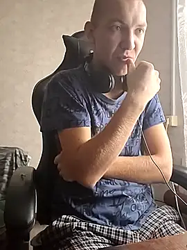 MityaXLoves online show from November 18, 2025, 6:07 am