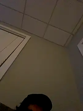 Lilsmokeshow017 online show from September 21, 2025, 10:17 am