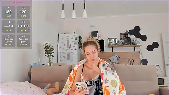 Girl alone home online show from October 11, 2025, 2:00 am