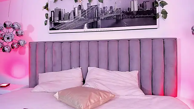 MandyWester online show from December 11, 2024, 8:50 pm