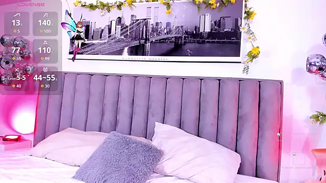 MandyWester online show from September 11, 2025, 9:04 pm