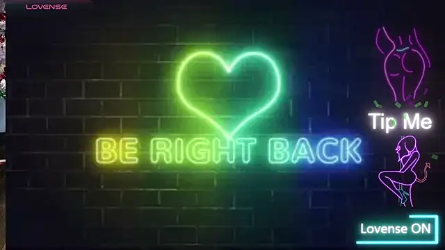 Snapshot of MrAndMrsCrook chatting on January 9, 2026, 2:53 pm MrAndMrsCrook online show from January 9, 2026, 2:53 pm