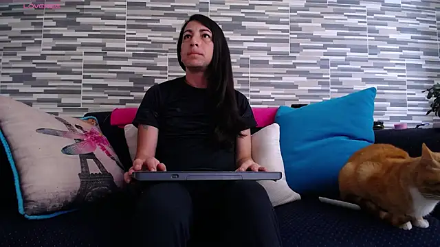 VioletaGomezCo online show from May 22, 2026, 1:06 pm