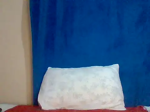 sweet love00 online show from May 3, 2026, 2:06 am